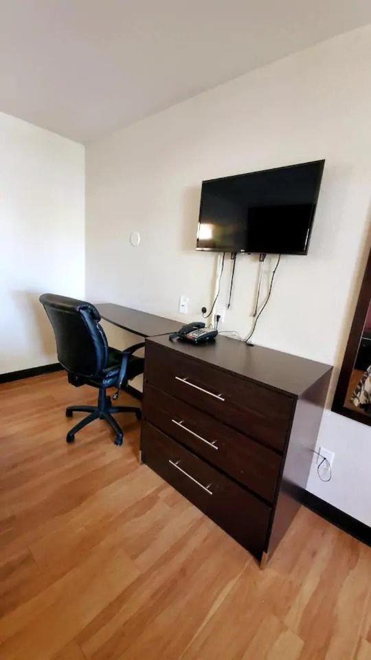 Sacramento Inn & Suites North Highlands ภายนอก รูปภาพ